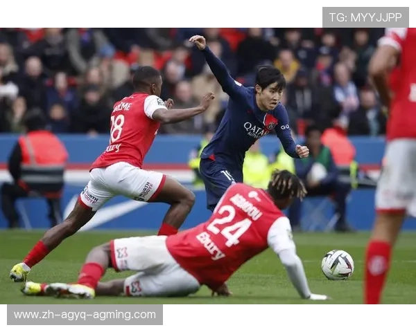 法甲球员女友：球员私人生活与影响